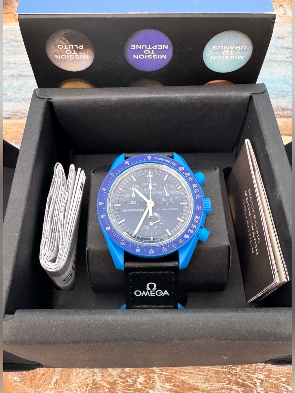 OMEGA x Swatch Bioceramic MoonSwatch – Mission to Neptune - Picture 13 of 16